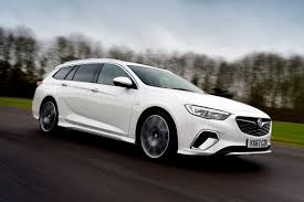 2021 opel i̇nsignia 2020 yılı bitmeden tanıtılacak ve bayilere siparişlere açılacak. New Vauxhall Insignia Gsi Sports Tourer 2018 Review Auto Express