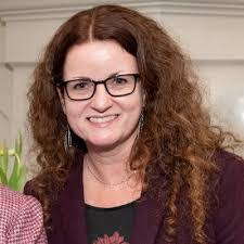 Kellie Slade's Instagram, Twitter & Facebook