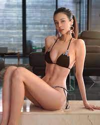 李元玲新一年超性感相出爐(多圖) 網友:佢越來越靚!!! - HKGFABLE