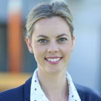 Elizabeth Mayo's Instagram, Twitter & Facebook