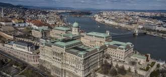 Szent györgy tér 2 budapest 1014; Kult Szent Istvan Terem A Mives Faburkolat Mar Keszul Az Epitkezes Meg Sehol Nem Tart Hvg Hu
