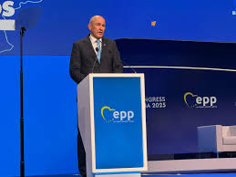 Janez Janša na kongresu EPP: Evropo ...