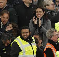 Ein mikis fontagnier streifen / john doe films produktionmusic produced by: Premier League Chelsea Star Schenkt Klubchef Sundhaft Teures Meteoriten Armband Welt