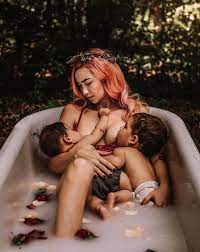 Photos of Extended Breastfeeding | POPSUGAR Family