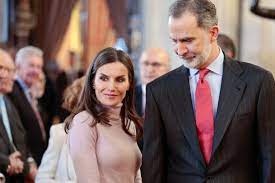 La escapada secreta de Letizia "entrando en un portal": traición de la reina, a dónde ha