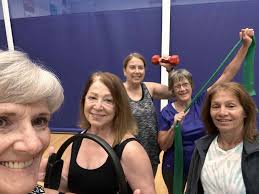 Just some BOLDER SHOULDERS this morning 🌄