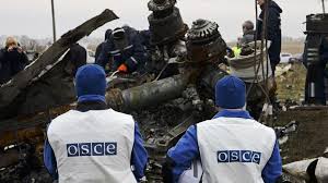 Hence, if russia hasn't been lying or confused about its lack of 9m38 missiles, it wasn't a missile from the russian arsenal that shot down mh17. Transport Mit Trummern Des Abgeschossenen Todesfliegers Steht Vor Gorlitz Sonntagsfahrverbot Bremst Mh17 Wrack Aus Regional Bild De