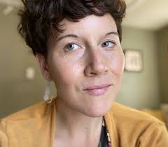 Emma Schwartz's Instagram, Twitter & Facebook