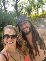 Derek Sheehan's Instagram, Twitter & Facebook