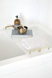 Diy Bathtub Tray Heute Zeige Ich Dir Ein Ziehmlich Einfaches Diy Fur Das Du Noch Nicht Einmal Werk Badewannentablett Selbstgebaute Badewanne Wohnaccessoires