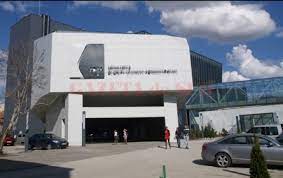 Facultatea drept, ulim pregateste specialisti in drept, care pot ocupa o gama de locuri de munca: Festivitate De Absolvire La Facultatea De Drept Si StiinÅ£e Sociale Din Craiova Gazeta De Sud