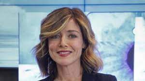 Nata a venezia come la sua mamma, classe 1968, elisabetta ferracini è la figlia primogenita di mara venier e in molti la ricordano soprattutto per la conduzione del programma per ragazzi solletico, che negli anni novanta andò in onda di pomeriggio su raiuno, facendo concorrenza a bim bum bam. Elisabetta Ferracini Chi E La Figlia Di Mara Venier Eta Foto Carriera