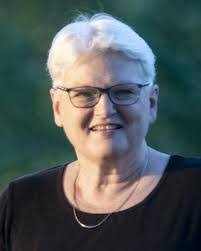 Karen Fry's Instagram, Twitter & Facebook