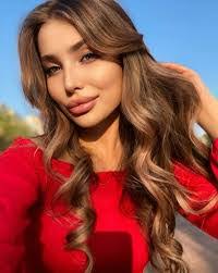 Lilian Brooks's Instagram, Twitter & Facebook