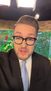 HAPPY THANKSGIVING!! 🦃🍁 How do you cook your bird? This is one of my  FAMOUS FRIED turkeys from years past. 🍽😋