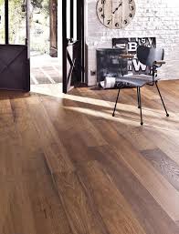 Un Poil Plus Marron Fonce Parquet Flottant Leroy Merlin Parquet Flottant Deco Parquet