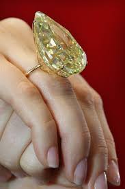 Probably The Most Expensive Ring In The World 110ct Yellow Cora Sun Drop Diamond 11 000 000 Diamond Yellow Diamond Most Expensive Ring