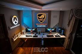 He carefully thought out his color scheme, only buying black and red parts, like these corsair fans with colored rings, so everything matched. Gaming Room Color Palette Novocom Top