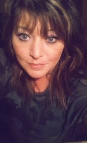 Lisa Dearinger's Instagram, Twitter & Facebook