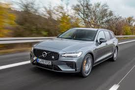 The dynamic v60 estate is a versatile estate car designed for life and every family. Polestar Engineered Volvo Stellt Neues Topmodell Des V60 Plug In Kombi Vor Elektroauto News Net