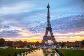 Additionally, the eiffel tower is considered an architectural masterpiece that attracts over 7 million tourists annually. Why Is The Eiffel Tower Famous With 10 Amazing Facts
