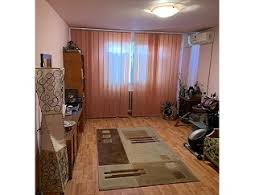 *primul corp (210 mp) este format din 1 terasa (veranda), 5 dormitoare, 2 holuri, 2 bucatarii, 1 baie, 1 magazie pentru depozitare alimente, 2 camere (grajd) pentru animale, 1 magazie pentru depozitare legume. Vanzari Apartamente 2 Camere Bucuresti