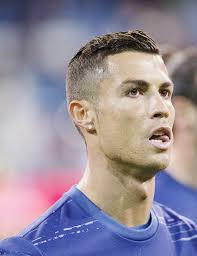 Как называется прическа роналду, которую он носит сейчас? Ihala Madrid Ronaldu Krishtianu Ronaldu Malchik Volosy