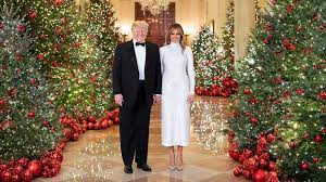 Donald Trump Christmas Portrait 2022 Donald Trump And Melania Trump White House Christmas Card: Is It  Photoshopped? | Vogue