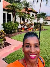 Bernadette Ramsey's Instagram, Twitter & Facebook