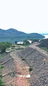 تعد العيون الحارة في منطقة جازان، معلما سياحيا وعلاجيا في آن واحد، وقد تحولت إلى مقصد لطالبي السياحة والاستشفاء والعلاج من الأمراض الجلدية. Ø§Ù„Ø¹Ø§Ø±Ø¶Ù‡ Ø§Ù„ÙˆØ§Ø­Ø© ØªØµÙˆÙŠØ± Ø¹Ø¨Ø¯ Ø§Ù„Ø±Ø­Ù…Ù† Ø²Ø§ÙŠØ¯ Ø§Ù„Ø³ÙŠØ§Ø­Ù‡ ÙÙŠ Ø¬Ø§Ø²Ø§Ù† Facebook