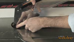 In reviewing a functioning illustration, the crucial point is to be careful to observe all dimensions. Episode 4 Build A Crosscut Sled Finewoodworking