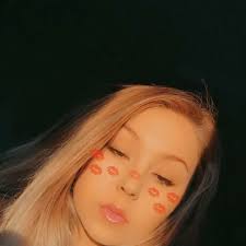 Really been sitting here typing long Nd short messages, erasing Nd startin  over bc no words or emoji can compare to her💙🤞🏽🔒💍💪🏽🙏🏽