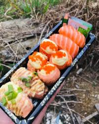 Rebus ikan salmon sampai matang kemudian haluskan. Mikhuzasushi Online Food Delivery Service In Malaysia Whyq