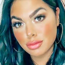 Amber Crafton's Instagram, Twitter & Facebook