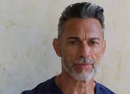 Huda Beauty x Jacqueline Fernandez : les faux-cils parfaits pour dire adieu  au mascara !