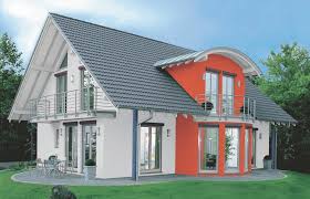 Die farbe der fassade ist weiß, nun wollte ich mir einige grüne felder keine kompletten seiten in grün streichen lassen. Ideen Fur Die Farbgestaltung Von Fassaden Alpina Draussen Wohnen