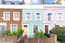 Fashionable boutiques and handsome architecture just a stones throw from the thames. Britannia Road Fulham London Sw6 2hj Properties For Sale Savills