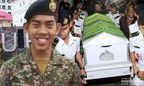 .maut, selasa lalu, kini disiasat mengikut seksyen 302 kanun keseksaan selepas mendapat arahan pejabat timbalan pendakwa raya negeri. Malaysiakini Mahkamah Arah 18 Pelajar Upnm Bela Diri