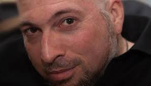 Dans la peau de…» Denis Robitaille, auteur et voyageur dans le temps