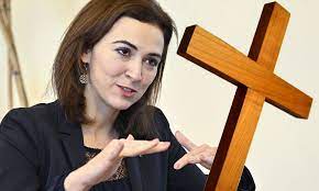 Alma zadić kennt all diese kommentare. Zadic Braucht Keine Kreuze In Klassenzimmern Osterreich Vol At
