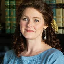 Kelly Houle's Instagram, Twitter & Facebook