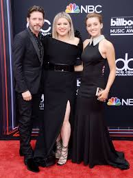 One person wrote about the announcement regarding the timeslot change: Kelly Clarkson Photo 205 Of 199 Pics Wallpaper Photo 1039257 Theplace2