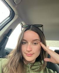 Jillian Lee's Instagram, Twitter & Facebook