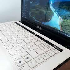 Sekarang ini di jaman teknologi yang. Laptop Asus K43sj Bekas Harga Rp 3 6 Juta Core I5 Ram 4gb Murah Normal Di Surabaya Tribunjualbeli Com