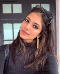 Malavika mohanan is an actress, who primarily appears in the hindi, kannada, malayalam she has also acted in some popular movies like the great father, beyond the clouds, petta, hero and more. Malavika Mohanan Aka Malavikamohanan Photos Stills Images