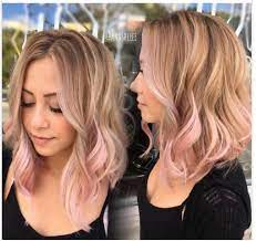 Very light pink blonde hair color. Hier Sind Modelle Von Mittellangen Haaren 2017 Inspiriere Dich Selbst Neueste Frisuren Neueste Frisuren 2018 Haarmodelle Hair Styles Pink Blonde Hair Hair Looks