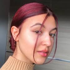 Julie Dekeyser (@dekeyser_julie)