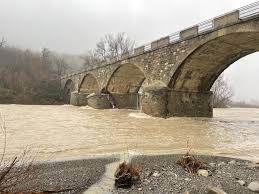 Si parte da modena, in località saliceto panaro in stradello panaro, laterale di via emilia est, in 1.4 attraversiamo il ponte pedonale, il tracciato si sposta sulla riva sinistra del fiume che ci porta al vicino. G6lumg0hwub5vm