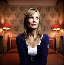 Her second novel, the treatment, also a sunday times bestseller, won the 2002 wh smith thumping good read award. Mo Hayder Alchetron The Free Social Encyclopedia