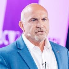 Tim Vallee's Instagram, Twitter & Facebook